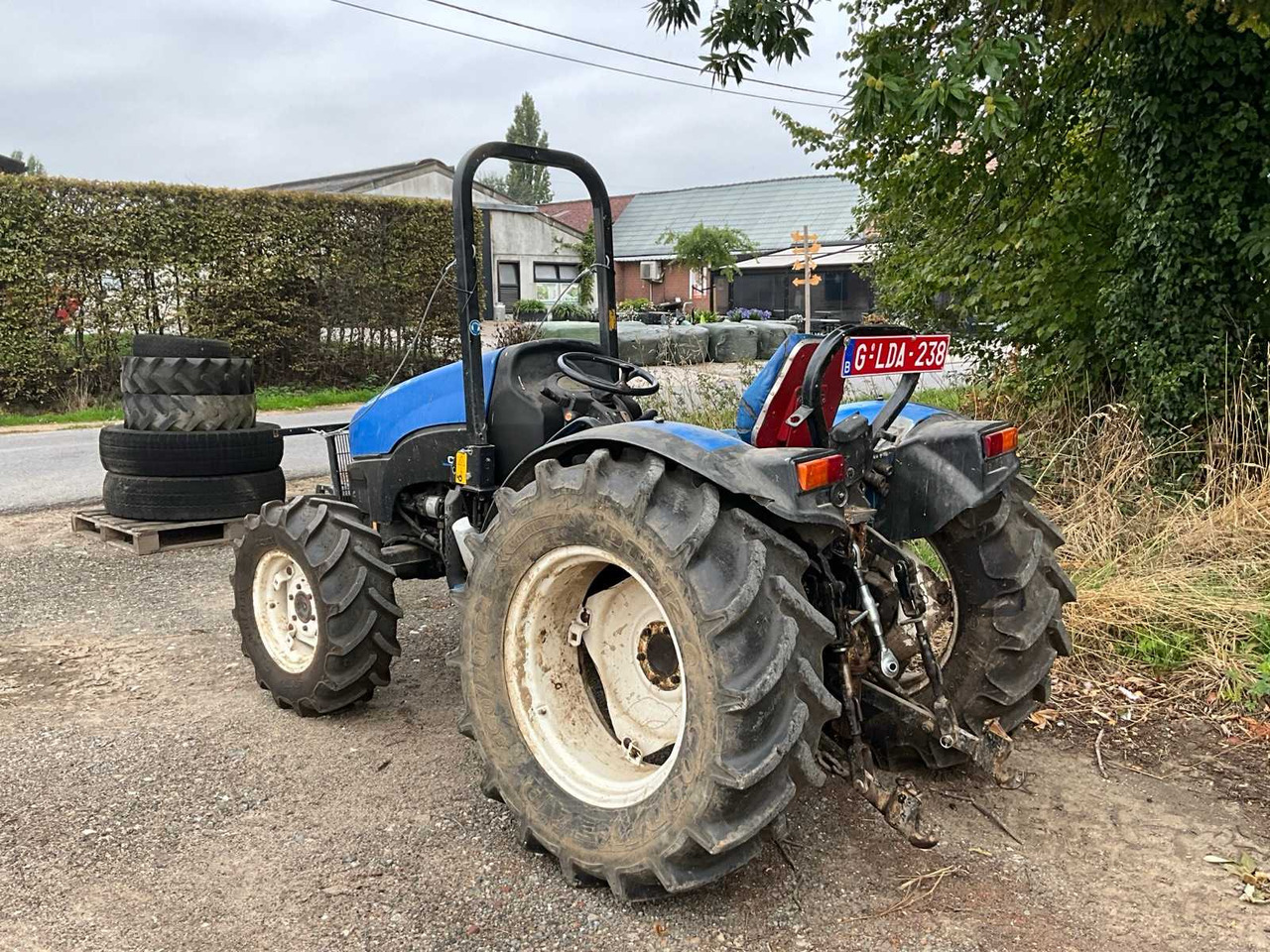 New Holland TCE50 - Kleintraktor: das Bild 3 New Holland TCE50 - Kleintraktor: das Bild 3