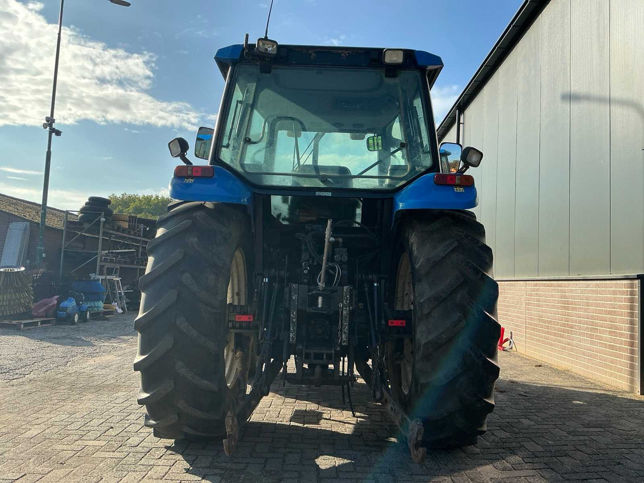 New Holland TS100 - Traktor: das Bild 4 New Holland TS100 - Traktor: das Bild 4