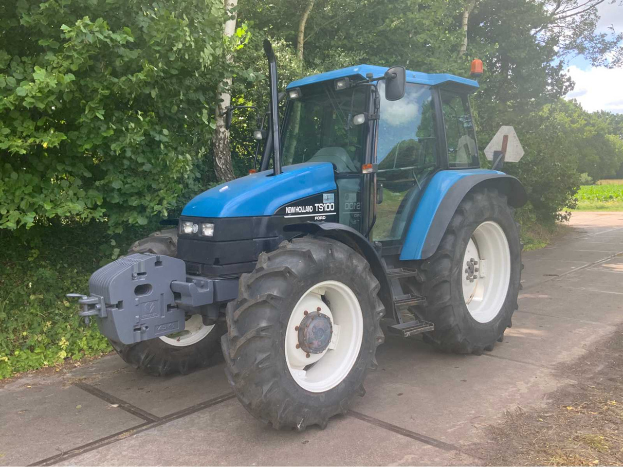 New holland TS-100 - Traktor: das Bild 1 New holland TS-100 - Traktor: das Bild 1