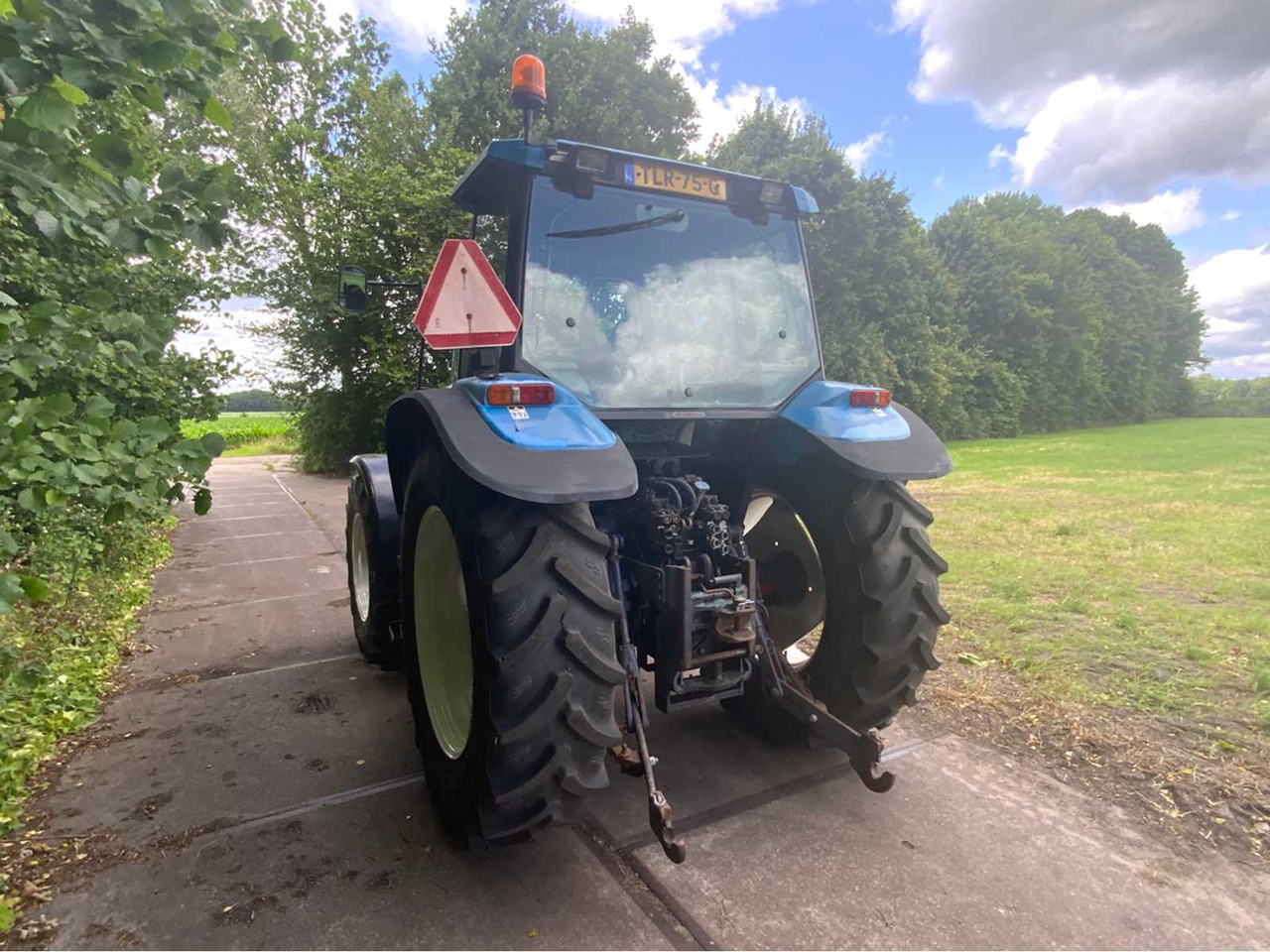 New holland TS-100 - Traktor: das Bild 5 New holland TS-100 - Traktor: das Bild 5