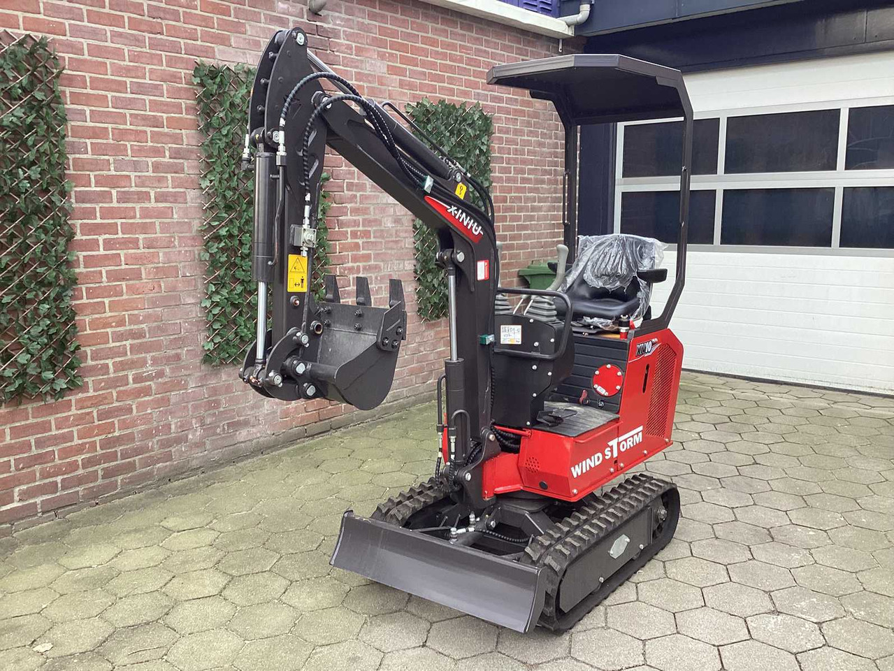 RHINOCEROS WINDSTORM XN 10 - Minibagger: das Bild 5 RHINOCEROS WINDSTORM XN 10 - Minibagger: das Bild 5