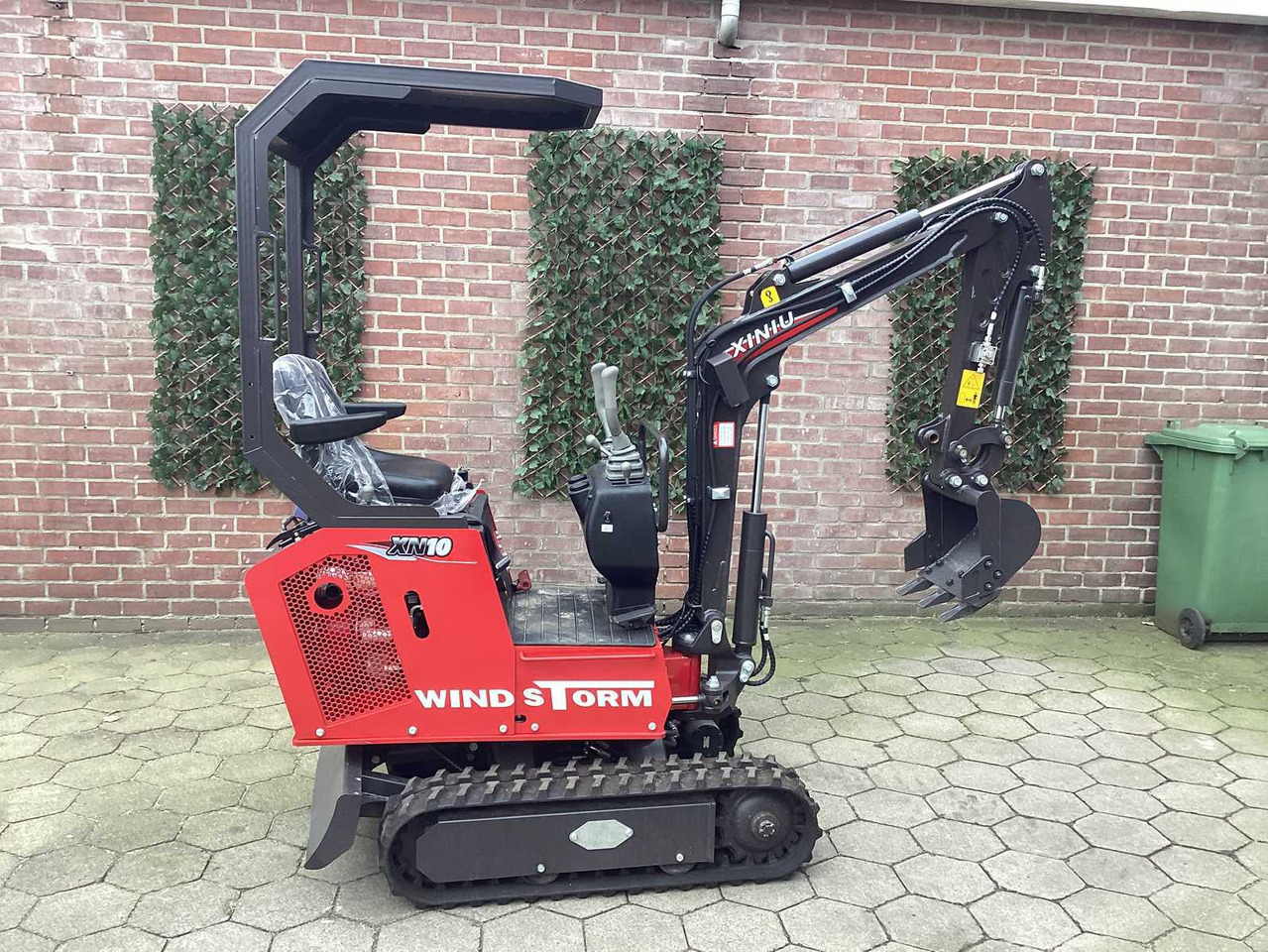 RHINOCEROS WINDSTORM XN 10 - Minibagger: das Bild 1 RHINOCEROS WINDSTORM XN 10 - Minibagger: das Bild 1