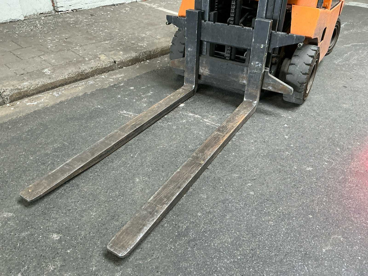 STILL - FORKLIFT TRUCKS - 1999 - Gabelstapler: das Bild 5 STILL - FORKLIFT TRUCKS - 1999 - Gabelstapler: das Bild 5