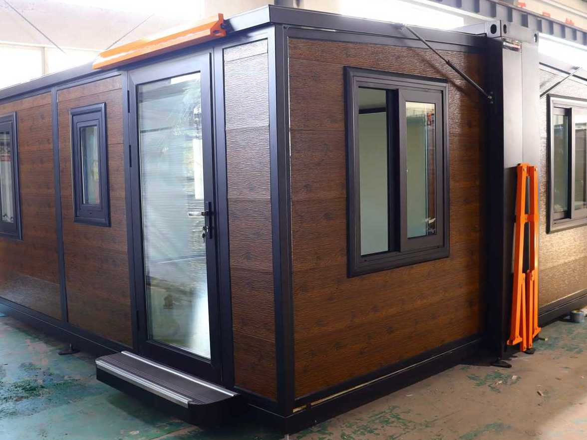 Stahlworks 15ft*20ft - Wohncontainer: das Bild 1 Stahlworks 15ft*20ft - Wohncontainer: das Bild 1