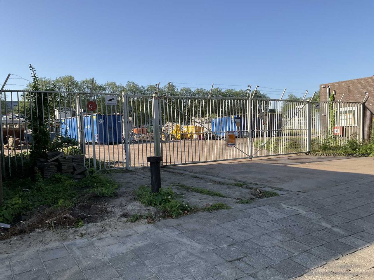 Swing gate with fencing (17.60 mtr) - Baugeräte: das Bild 1 Swing gate with fencing (17.60 mtr) - Baugeräte: das Bild 1
