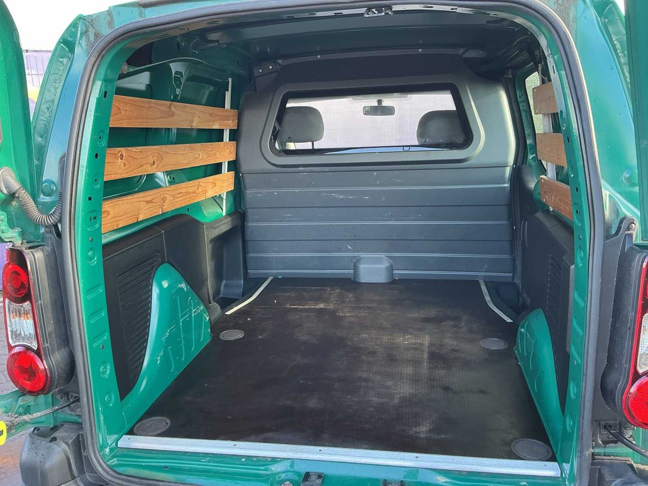 2014 - PEUGEOT - PARTNER - 120 1.6 HDI L1XR PR+ - COMMERCIAL VEHICLE - Transporter: das Bild 5 2014 - PEUGEOT - PARTNER - 120 1.6 HDI L1XR PR+ - COMMERCIAL VEHICLE - Transporter: das Bild 5