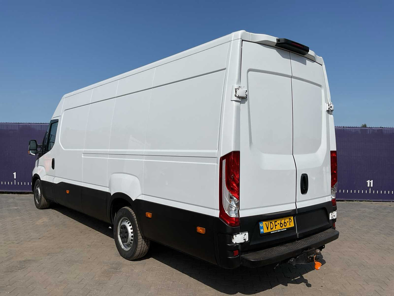 2016 - IVECO - DAILY - 35S14V 2.3 410 H2 - COMMERCIAL VEHICLE - Transporter: das Bild 3 2016 - IVECO - DAILY - 35S14V 2.3 410 H2 - COMMERCIAL VEHICLE - Transporter: das Bild 3