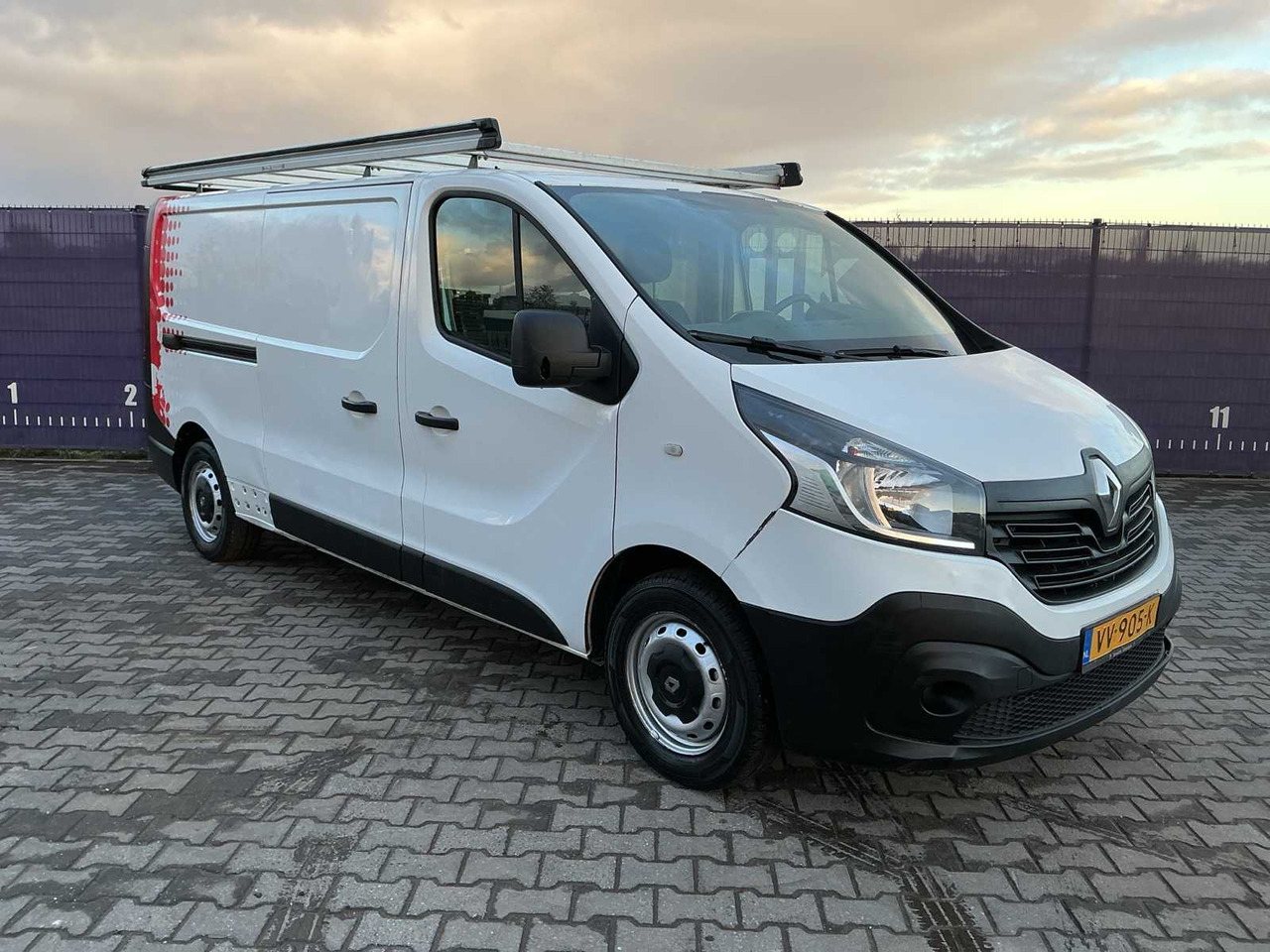 2016 - RENAULT - TRAFIC - 1.6 DCI T29 L2H1 COM - COMMERCIAL VEHICLE - Transporter: das Bild 2 2016 - RENAULT - TRAFIC - 1.6 DCI T29 L2H1 COM - COMMERCIAL VEHICLE - Transporter: das Bild 2