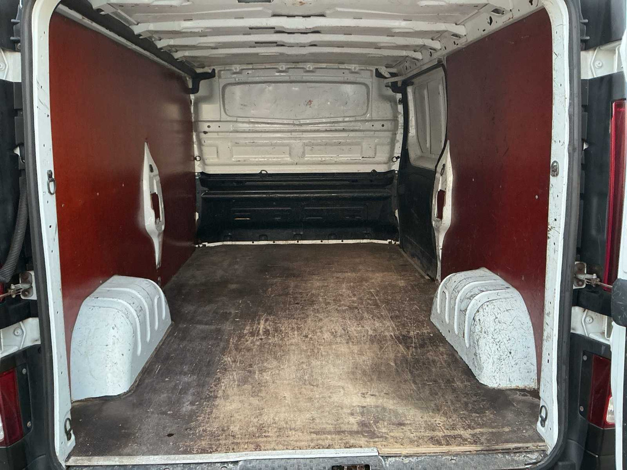 2016 - RENAULT - TRAFIC - 1.6 DCI T29 L2H1 COM - COMMERCIAL VEHICLE - Transporter: das Bild 5 2016 - RENAULT - TRAFIC - 1.6 DCI T29 L2H1 COM - COMMERCIAL VEHICLE - Transporter: das Bild 5