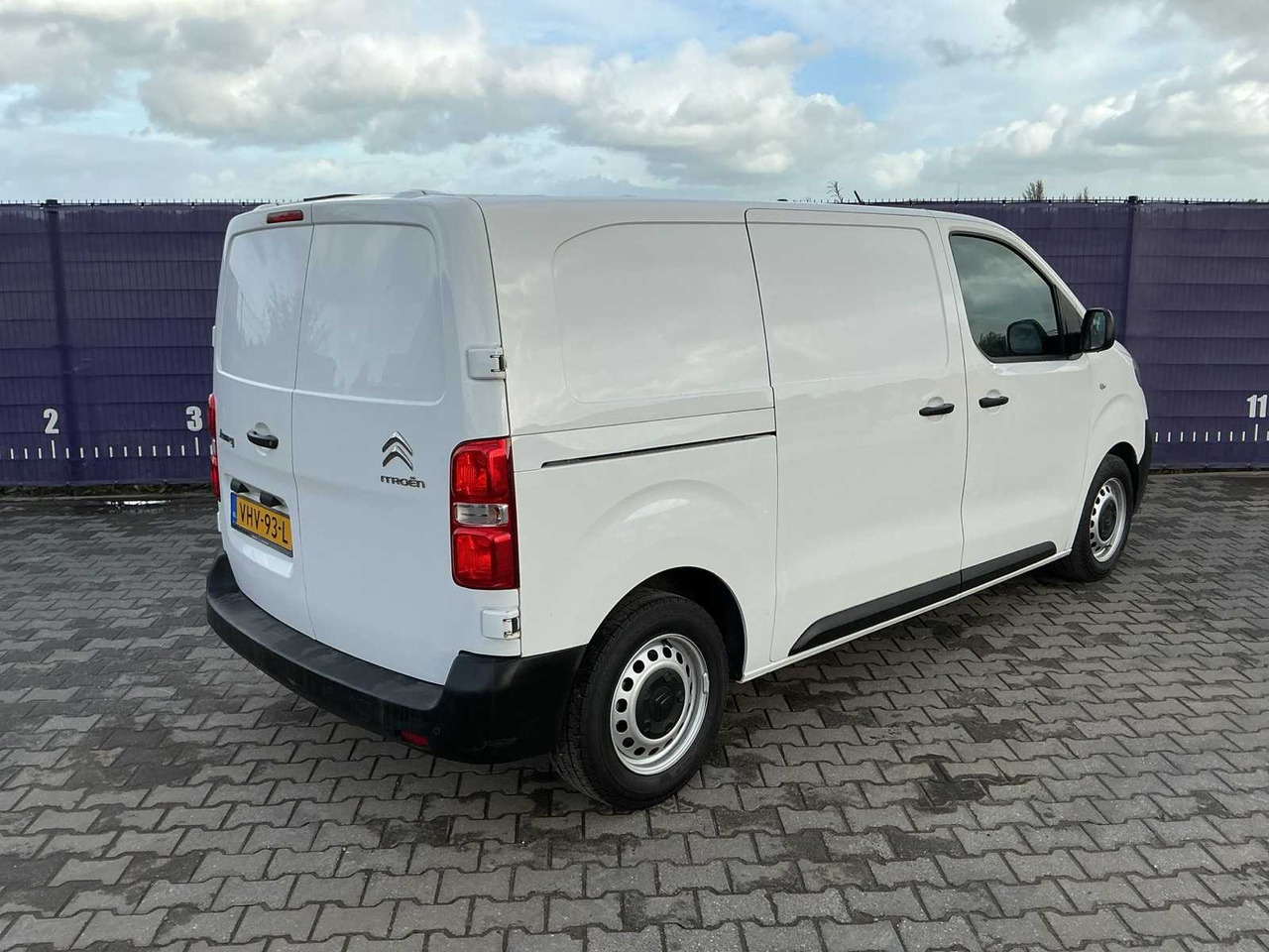 2020 - CITROEN - JUMPY - 1.5 BLUEHDI CLUB - COMMERCIAL VEHICLE - Transporter: das Bild 4 2020 - CITROEN - JUMPY - 1.5 BLUEHDI CLUB - COMMERCIAL VEHICLE - Transporter: das Bild 4