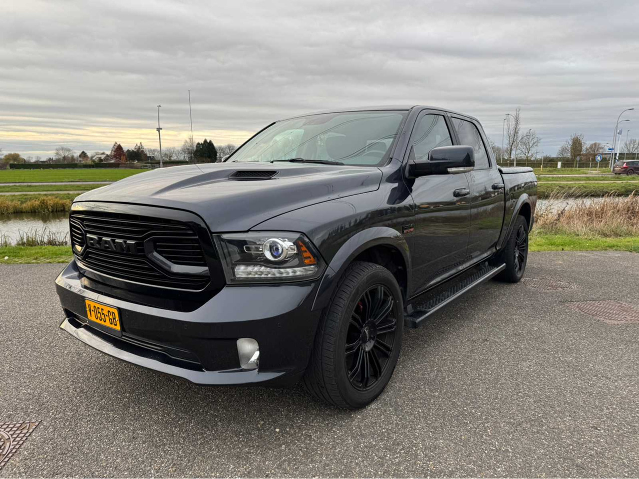 DODGE - RAM 1500 SPORT - 5.7 V8 QC - COMMERCIAL VEHICLE - Transporter: das Bild 3 DODGE - RAM 1500 SPORT - 5.7 V8 QC - COMMERCIAL VEHICLE - Transporter: das Bild 3