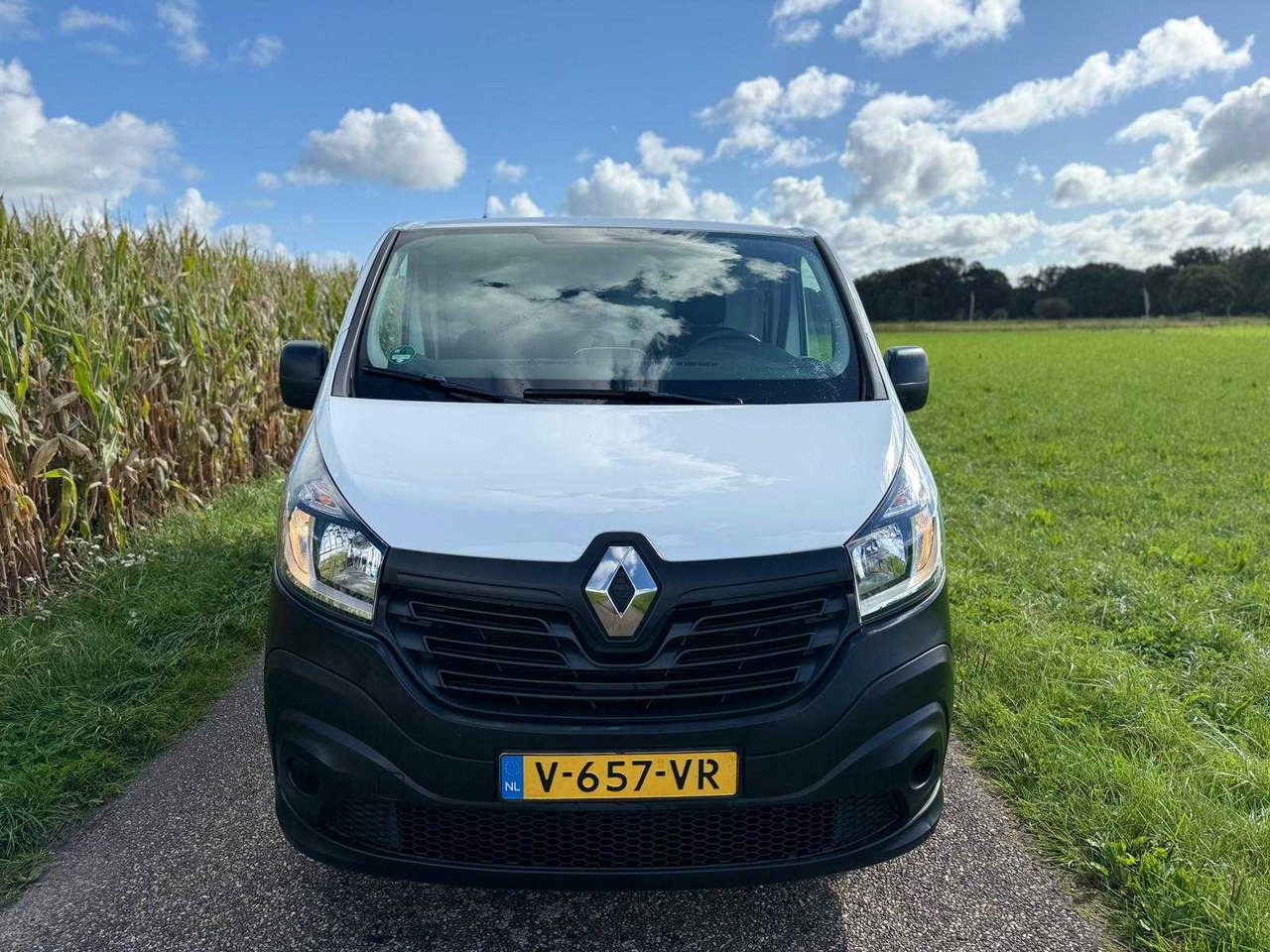 RENAULT - TRAFIC - 1.6 DCI T27 L1H1 COM - V-657-VR - Transporter: das Bild 2 RENAULT - TRAFIC - 1.6 DCI T27 L1H1 COM - V-657-VR - Transporter: das Bild 2