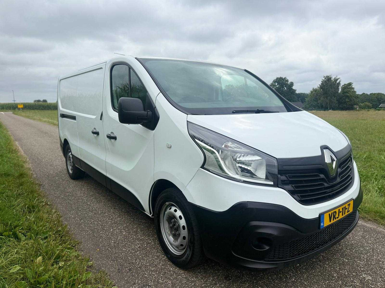RENAULT - TRAFIC - 1.6 DCI T29 L2H1 GÉN - COMMERCIAL VEHICLE - VRJ-11-Z - Transporter: das Bild 5 RENAULT - TRAFIC - 1.6 DCI T29 L2H1 GÉN - COMMERCIAL VEHICLE - VRJ-11-Z - Transporter: das Bild 5
