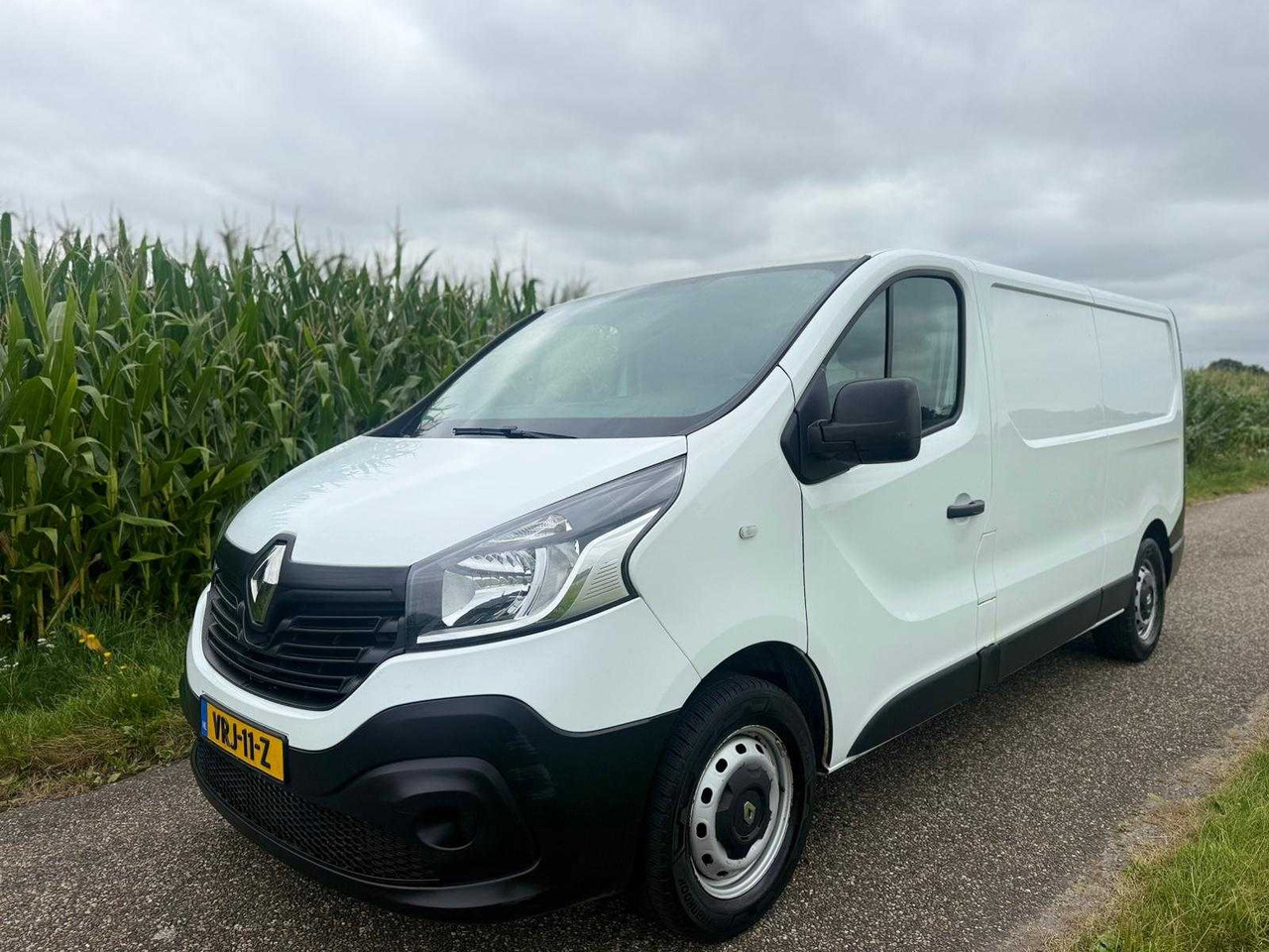 RENAULT - TRAFIC - 1.6 DCI T29 L2H1 GÉN - COMMERCIAL VEHICLE - VRJ-11-Z - Transporter: das Bild 1 RENAULT - TRAFIC - 1.6 DCI T29 L2H1 GÉN - COMMERCIAL VEHICLE - VRJ-11-Z - Transporter: das Bild 1