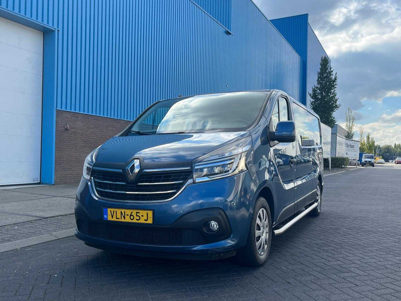 RENAULT TRAFIC 2.0 DCI 120 T29 L2H1 DOUBLE CABIN 6-PERS WORK EDITION | EURO 6 | VANS | VLN-65-J - Transporter: das Bild 2 RENAULT TRAFIC 2.0 DCI 120 T29 L2H1 DOUBLE CABIN 6-PERS WORK EDITION | EURO 6 | VANS | VLN-65-J - Transporter: das Bild 2