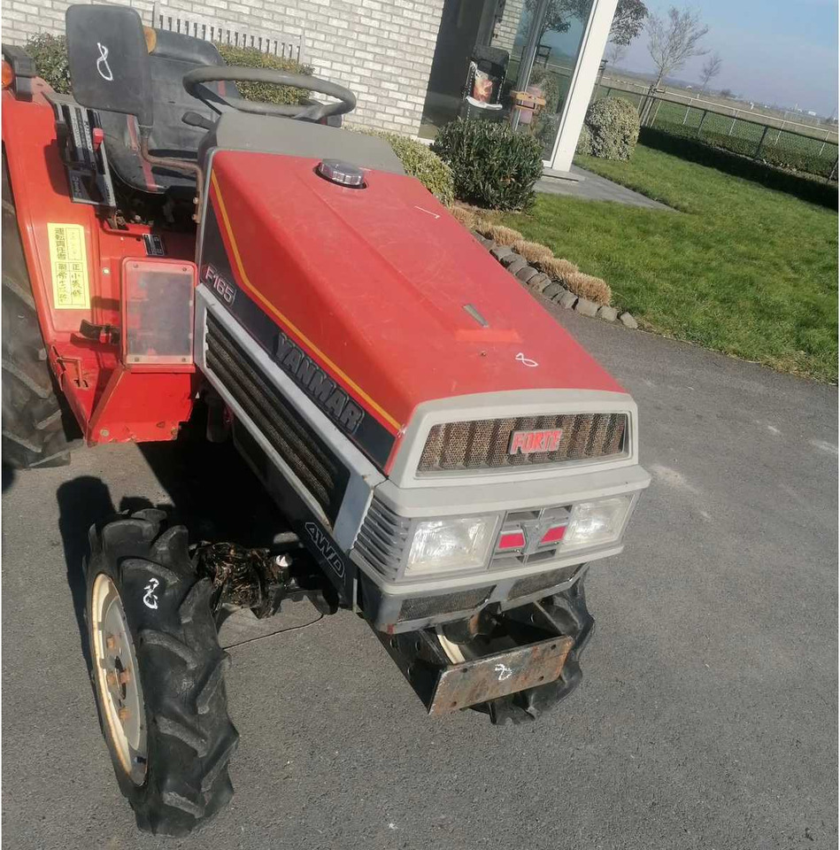 Yanmar F165 - Kleintraktor: das Bild 3 Yanmar F165 - Kleintraktor: das Bild 3