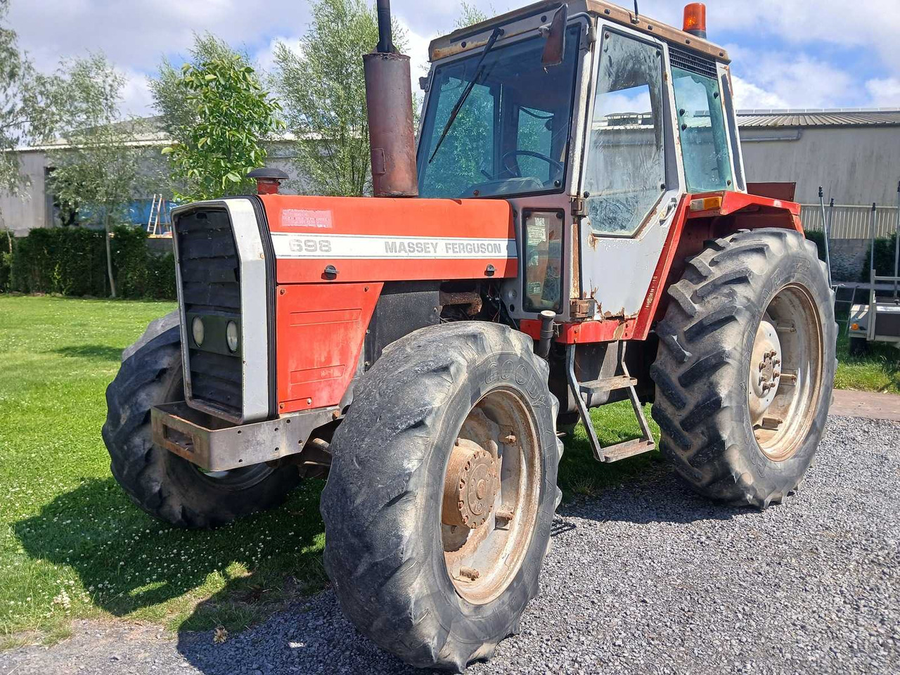 Massey Ferguson 698 - Traktor: das Bild 1 Massey Ferguson 698 - Traktor: das Bild 1