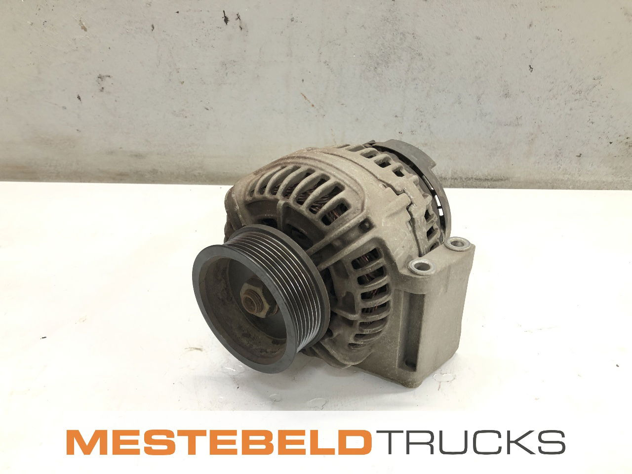 DAF Dynamo XF 105 28V/80A - Elektrische Ausrüstung für LKW: das Bild 1 DAF Dynamo XF 105 28V/80A - Elektrische Ausrüstung für LKW: das Bild 1