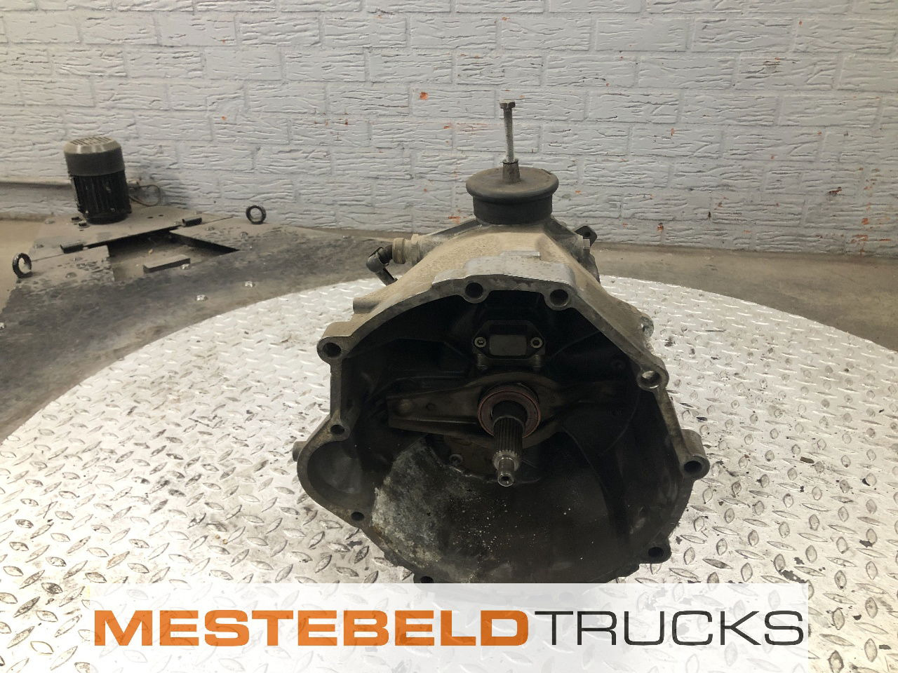 Volkswagen Versnellingsbak Crafter LT 2.5 G28-5R - Getriebe und Teile für LKW: das Bild 4 Volkswagen Versnellingsbak Crafter LT 2.5 G28-5R - Getriebe und Teile für LKW: das Bild 4