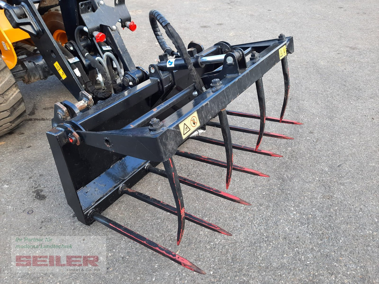 JCB Krokodilgebiss 1400 mm - Silotechnik: das Bild 1 JCB Krokodilgebiss 1400 mm - Silotechnik: das Bild 1