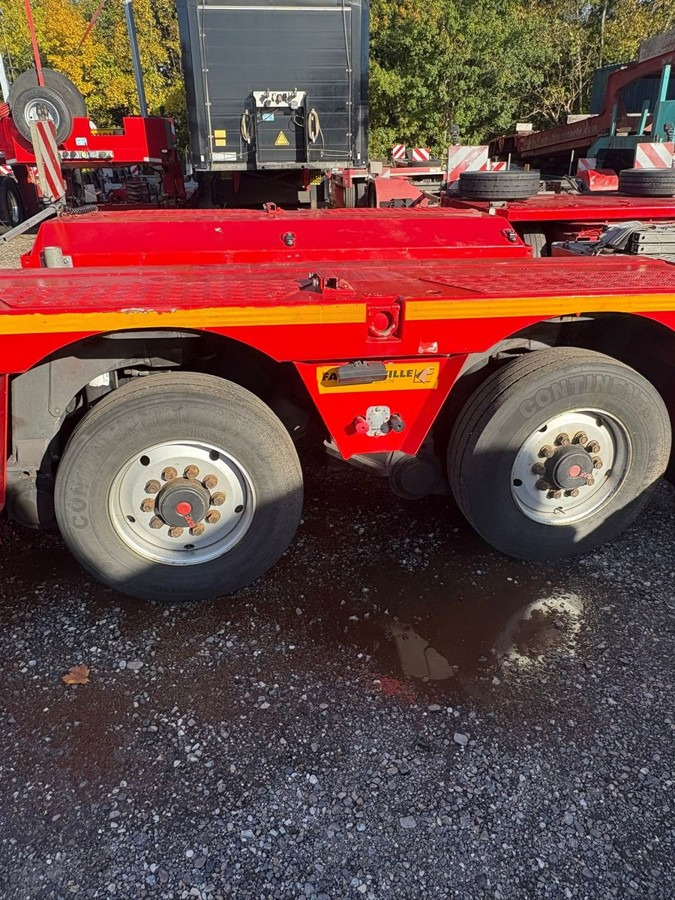 FAYMONVILLE Megamax Z-2H-V-KBV-AA Yachttransport - Tieflader Auflieger: das Bild 4 FAYMONVILLE Megamax Z-2H-V-KBV-AA Yachttransport - Tieflader Auflieger: das Bild 4