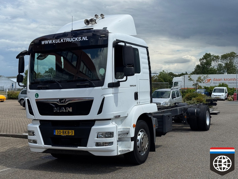 MAN TGM Sleeper cab - WB 6580 - Fahrgestell LKW: das Bild 4 MAN TGM Sleeper cab - WB 6580 - Fahrgestell LKW: das Bild 4