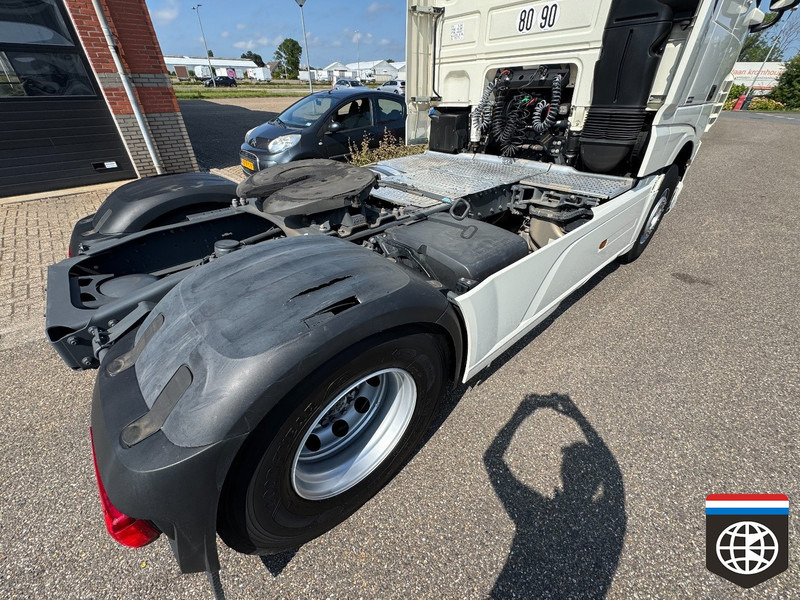DAF XF 530 FT RETARDER - EURO 6 D - NIGHT A/C - FULL SPOILER - Sattelzugmaschine: das Bild 5 DAF XF 530 FT RETARDER - EURO 6 D - NIGHT A/C - FULL SPOILER - Sattelzugmaschine: das Bild 5