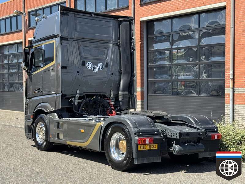 Mercedes-Benz ACTROS 1863 GigaSpace - Retarder Night A/C *** LIMITED EDITION*** - Sattelzugmaschine: das Bild 4 Mercedes-Benz ACTROS 1863 GigaSpace - Retarder Night A/C *** LIMITED EDITION*** - Sattelzugmaschine: das Bild 4