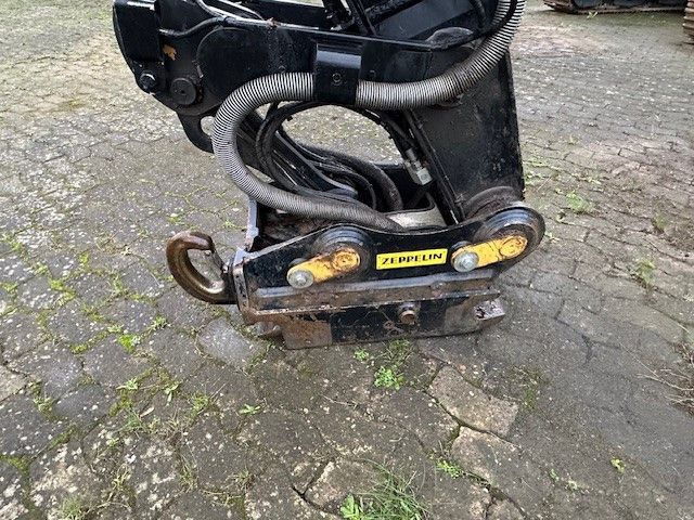 Mobilbagger CAT M315F, OilQuick, Hammer- u- Greifersteuerung: das Bild 10