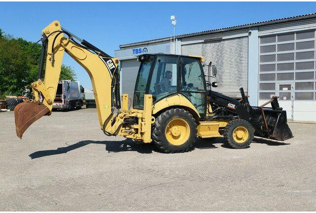Caterpillar 422 4x4, Mehrzweckgerät, Palettengabel, Schaufel - Baggerlader: das Bild 2 Caterpillar 422 4x4, Mehrzweckgerät, Palettengabel, Schaufel - Baggerlader: das Bild 2