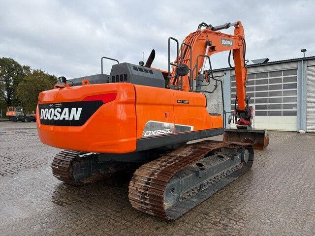 Doosan DX 255 LC-5, Rototilt,Div. Löffel,Greifer+Hammer - Kettenbagger: das Bild 4 Doosan DX 255 LC-5, Rototilt,Div. Löffel,Greifer+Hammer - Kettenbagger: das Bild 4