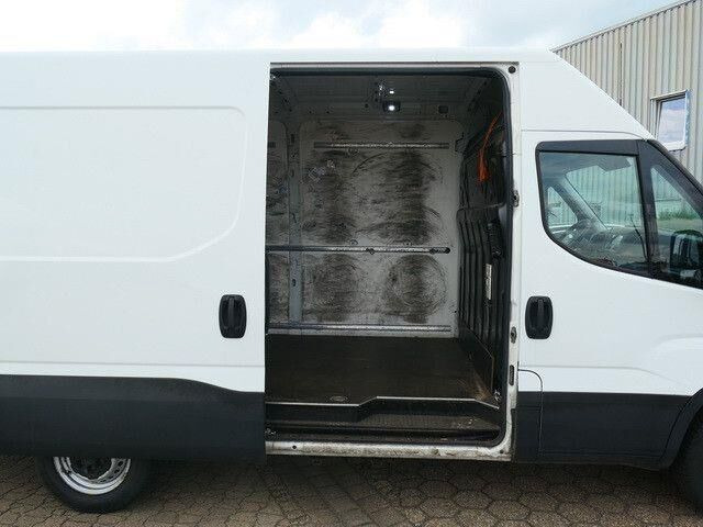 Iveco Daily 35S14/Hochdach/AHK/Klima - Kastenwagen: das Bild 4 Iveco Daily 35S14/Hochdach/AHK/Klima - Kastenwagen: das Bild 4
