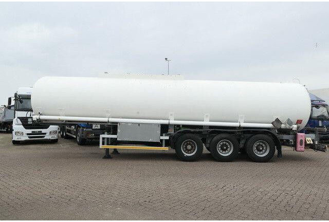 Kässbohrer STH 34/10-24/Tank 34.000 ltr./Unterbefüll./Pumpe - Tankauflieger: das Bild 2 Kässbohrer STH 34/10-24/Tank 34.000 ltr./Unterbefüll./Pumpe - Tankauflieger: das Bild 2