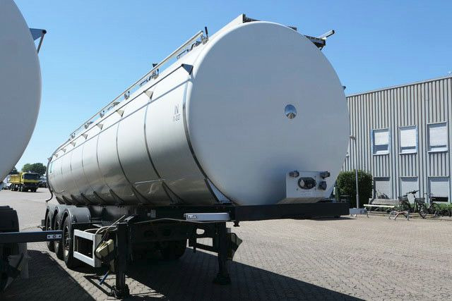 Menci SA 105/Lebensmittel Tank 32 cbm./Liftachse - Tankauflieger: das Bild 3 Menci SA 105/Lebensmittel Tank 32 cbm./Liftachse - Tankauflieger: das Bild 3