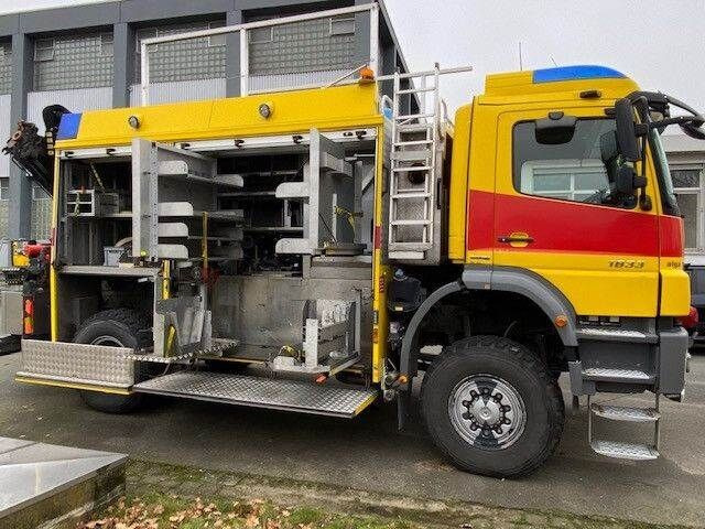 Mercedes-Benz 1833 Axor 4x4, Kran Palfinger, Rosenbauer, AHK - Feuerwehrfahrzeug: das Bild 4 Mercedes-Benz 1833 Axor 4x4, Kran Palfinger, Rosenbauer, AHK - Feuerwehrfahrzeug: das Bild 4