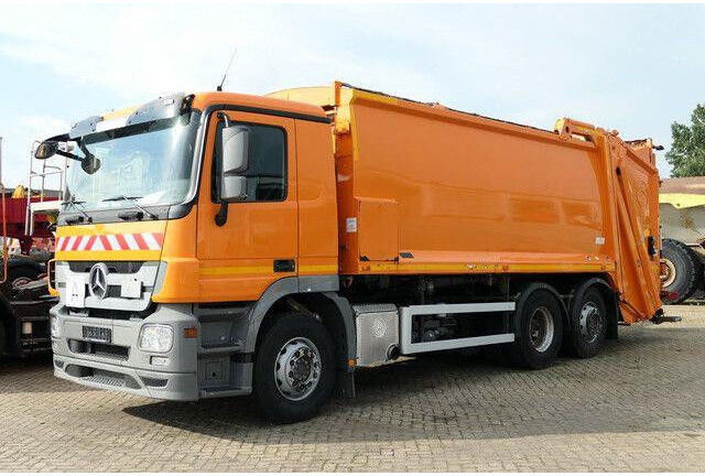 Mercedes-Benz 2532 L Actros 6x2,Schörling, Terberg, Lenk-Lift - Müllwagen: das Bild 2 Mercedes-Benz 2532 L Actros 6x2,Schörling, Terberg, Lenk-Lift - Müllwagen: das Bild 2