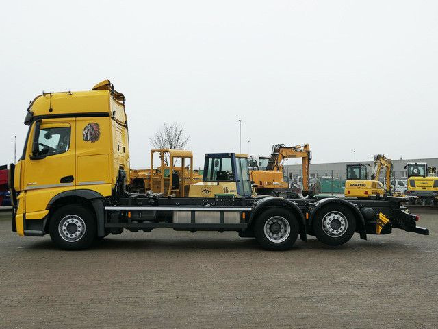 Mercedes-Benz 2546 L 6x2, MP4, 2x Schlafliege, Bullfänger, AC - Containerwagen/ Wechselfahrgestell LKW: das Bild 2 Mercedes-Benz 2546 L 6x2, MP4, 2x Schlafliege, Bullfänger, AC - Containerwagen/ Wechselfahrgestell LKW: das Bild 2