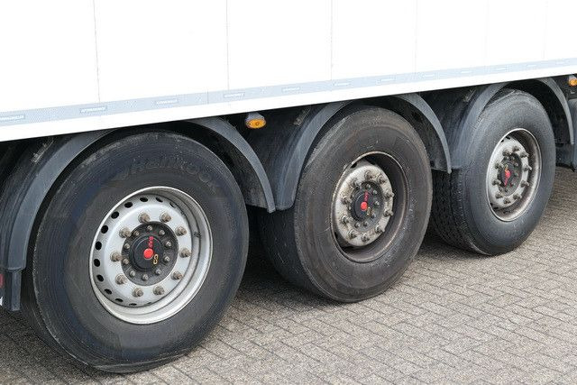 Schwarzmüller J-Serie, 10mm Bode, 92m³, Funk, SAF, Rollplane - Schubboden Auflieger: das Bild 5 Schwarzmüller J-Serie, 10mm Bode, 92m³, Funk, SAF, Rollplane - Schubboden Auflieger: das Bild 5