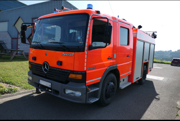Camion de pompier Mercedes-Benz 1325F Atego (2002-27.258 km) - Feuerwehrfahrzeug: das Bild 1 Camion de pompier Mercedes-Benz 1325F Atego (2002-27.258 km) - Feuerwehrfahrzeug: das Bild 1