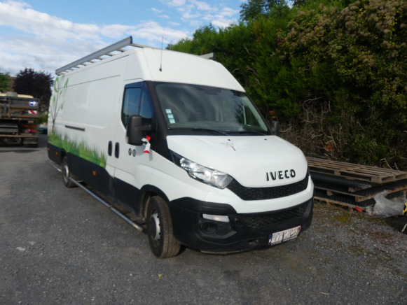 Camionnette Iveco Daily (2016-134.234 km) - Kastenwagen: das Bild 2 Camionnette Iveco Daily (2016-134.234 km) - Kastenwagen: das Bild 2