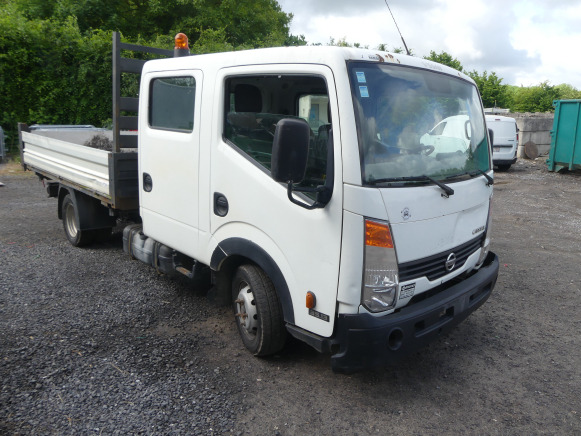 Camionnette double cabine et benne tri benne Nissan Cabstar (2009-215.641 km) - Kipper: das Bild 2 Camionnette double cabine et benne tri benne Nissan Cabstar (2009-215.641 km) - Kipper: das Bild 2