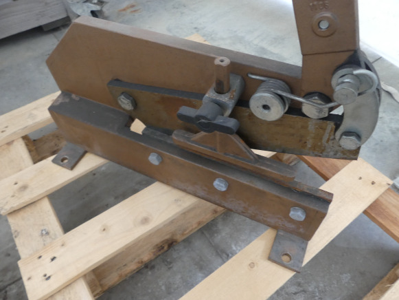 Cisaille à quincaillerie - Metallbearbeitungsmaschine: das Bild 2 Cisaille à quincaillerie - Metallbearbeitungsmaschine: das Bild 2