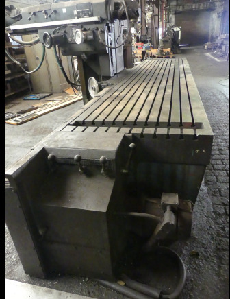 Fraiseuse universelle CNC 3 axes Huron RU 881 - Fräsmaschine: das Bild 3 Fraiseuse universelle CNC 3 axes Huron RU 881 - Fräsmaschine: das Bild 3