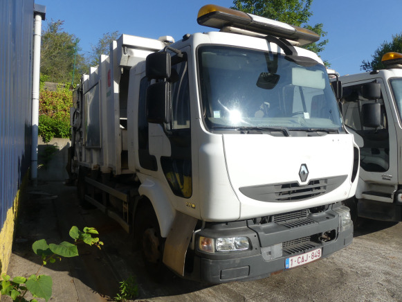 REF:1387 - Camion poubelle Renault Midlum 270DXI (2011-189.728 km) - Müllwagen: das Bild 2 REF:1387 - Camion poubelle Renault Midlum 270DXI (2011-189.728 km) - Müllwagen: das Bild 2