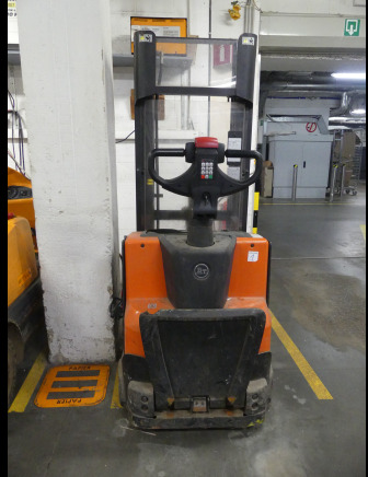 REF:2245.18.36 - Gerbeur électrique BT Staxio SWE120 L - Hochhubwagen: das Bild 1 REF:2245.18.36 - Gerbeur électrique BT Staxio SWE120 L - Hochhubwagen: das Bild 1