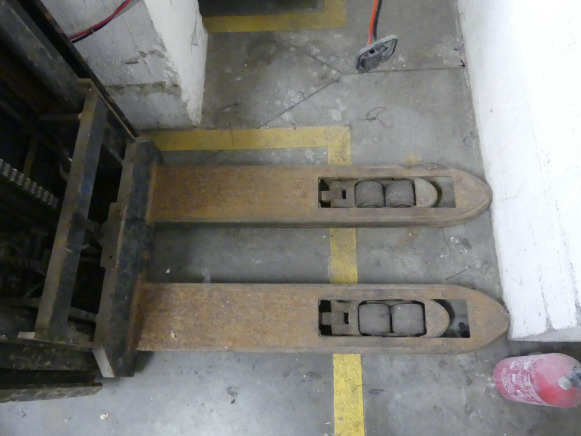 REF:2245.18.36 - Gerbeur électrique BT Staxio SWE120 L - Hochhubwagen: das Bild 4 REF:2245.18.36 - Gerbeur électrique BT Staxio SWE120 L - Hochhubwagen: das Bild 4