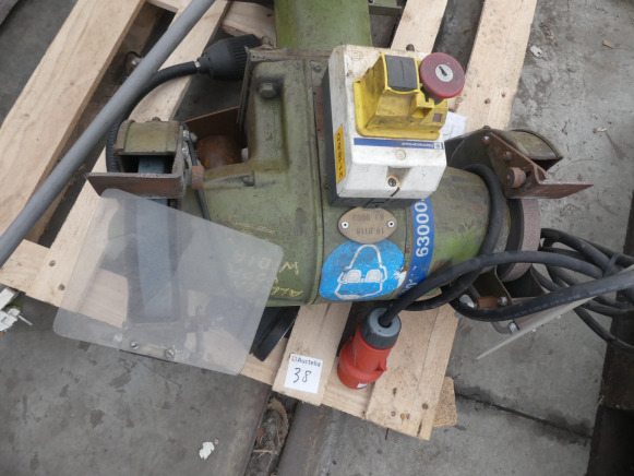 REF:D12 - Touret à meuler double tête - Metallbearbeitungsmaschine: das Bild 2 REF:D12 - Touret à meuler double tête - Metallbearbeitungsmaschine: das Bild 2