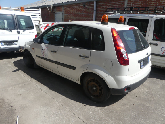 Voiture Ford FIESTA (2006-110.830 km) - PKW: das Bild 2 Voiture Ford FIESTA (2006-110.830 km) - PKW: das Bild 2