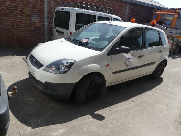 Voiture Ford FIESTA (2006-110.830 km) - PKW: das Bild 1 Voiture Ford FIESTA (2006-110.830 km) - PKW: das Bild 1