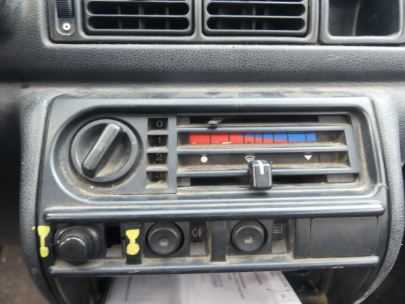 PKW Voiture Ford FIESTA: das Bild 7